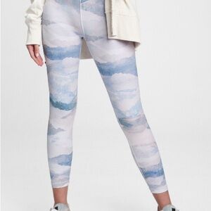 GAP Dreamy Blue and White Cloud Leggings